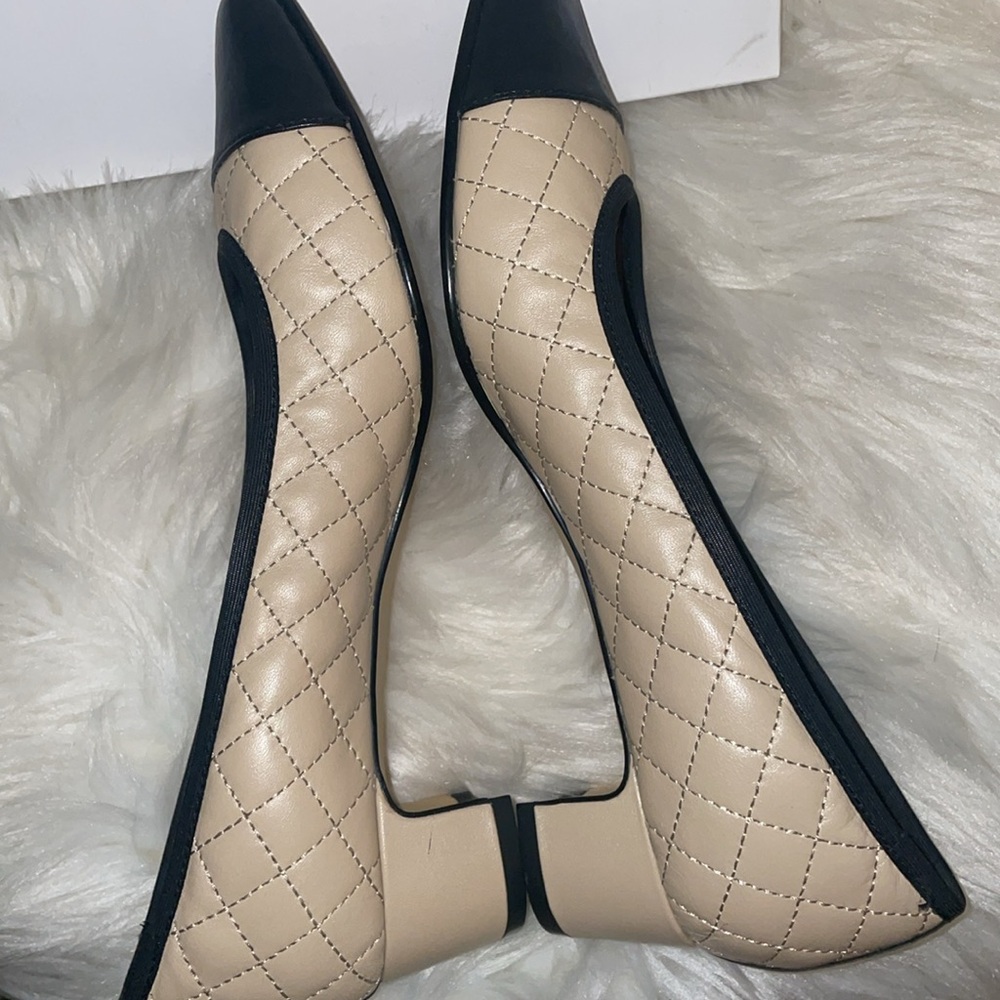 Neiman Marcus quilted pump 🥂 - Picture 5 of 5